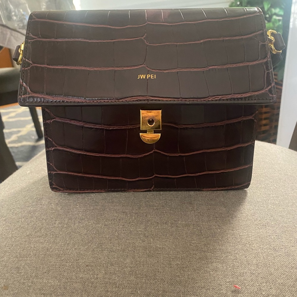 JW PEI crossbody/shoulder bag.